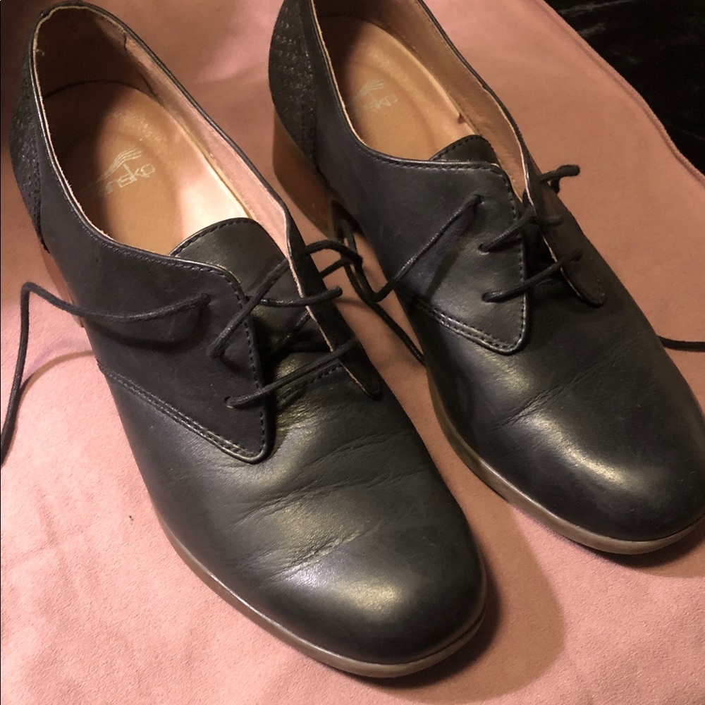 Dansko Louise Oxford lace up Leather women’s shoes 8